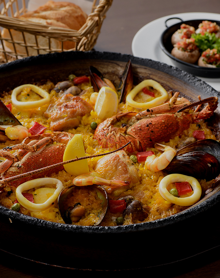 コンクール受賞 実力派シェフが作る 本格スペイン料理と本場フラメンコが楽しめる食と音楽が融合する空間