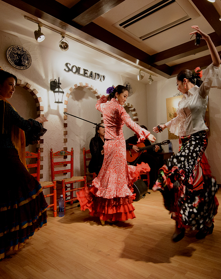 コンクール受賞 実力派シェフが作る 本格スペイン料理と本場フラメンコが楽しめる食と音楽が融合する空間